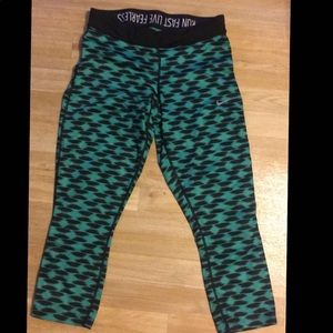Nike capri workout leggings